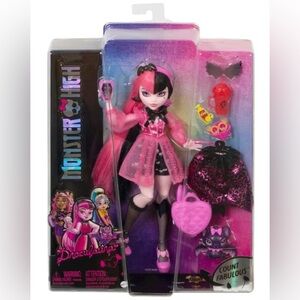 ⚡️NEW⚡️ Monster High Draculaura Fashion Doll with Pink & Black Hair